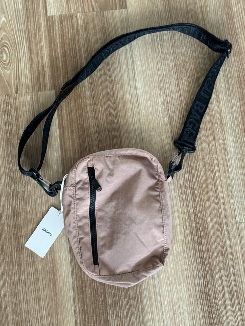 BAGGU Sport Crossbody (taupe)